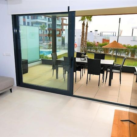 マラガCasa Kerr - Luxury Apt - Sleeps 9 - Los Bolichesアパートメント エクステリア 写真