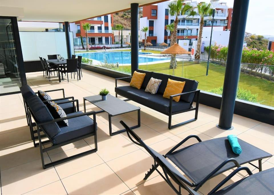 マラガCasa Kerr - Luxury Apt - Sleeps 9 - Los Bolichesアパートメント エクステリア 写真