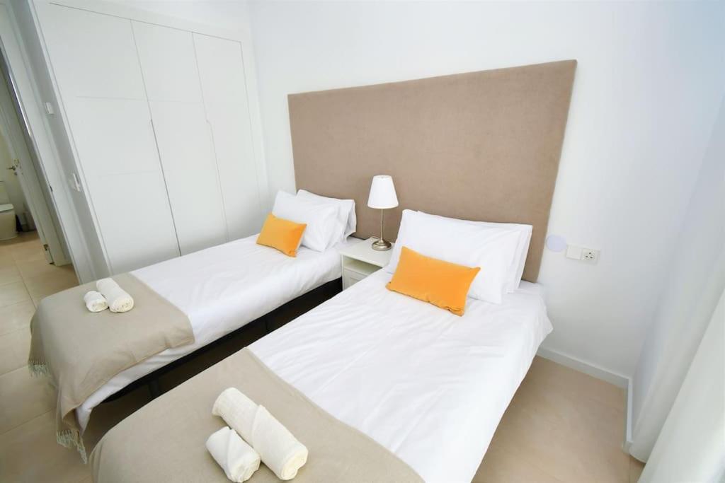 マラガCasa Kerr - Luxury Apt - Sleeps 9 - Los Bolichesアパートメント エクステリア 写真