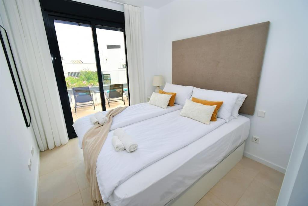マラガCasa Kerr - Luxury Apt - Sleeps 9 - Los Bolichesアパートメント エクステリア 写真