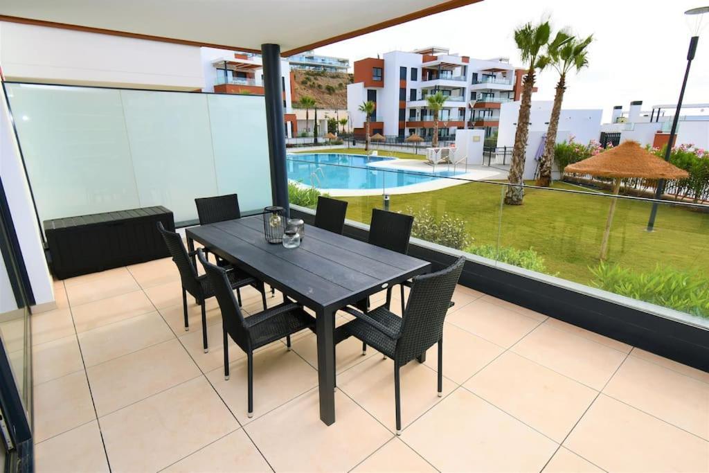 マラガCasa Kerr - Luxury Apt - Sleeps 9 - Los Bolichesアパートメント エクステリア 写真