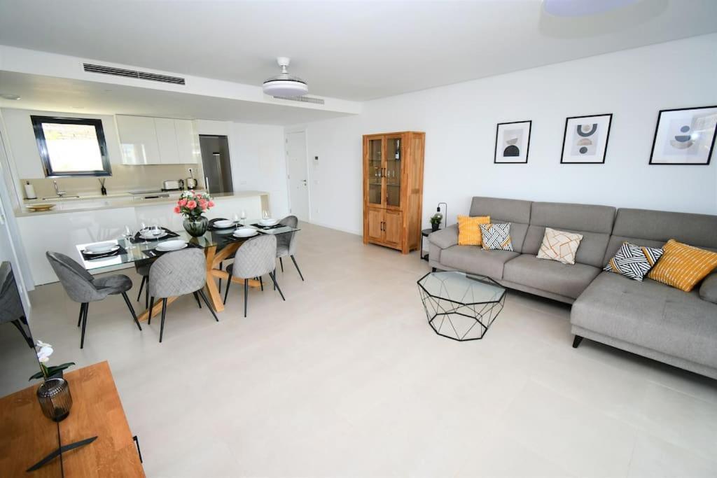 マラガCasa Kerr - Luxury Apt - Sleeps 9 - Los Bolichesアパートメント エクステリア 写真